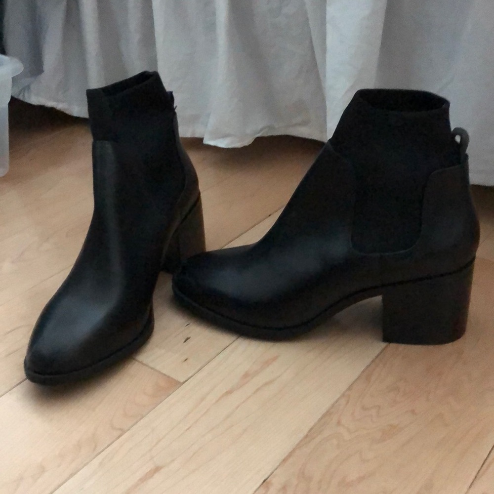 Steve Madden fake leather boots